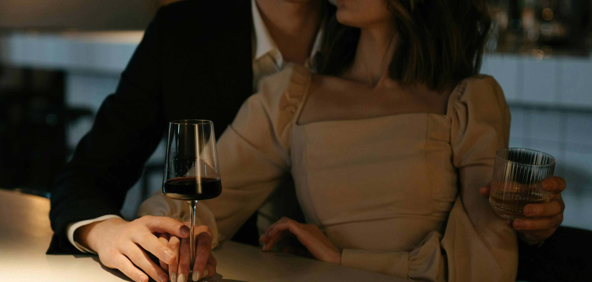 Booking escort date Booking escort date