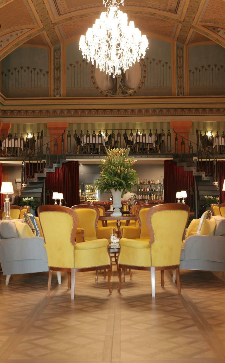 Luxury Hotel Lobby Frankfurt - Exclusive Grand Hotel Interior Luxury Hotel Lobby Frankfurt - Exclusive Grand Hotel Interior